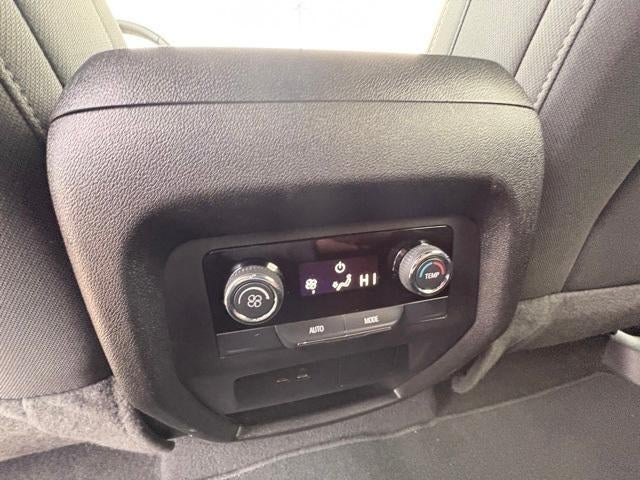 2025 Chevrolet Traverse LT w/2LT