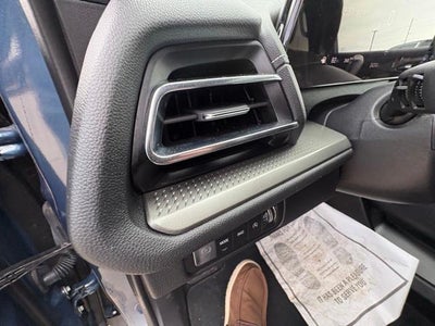 2025 Chevrolet Traverse LT w/2LT