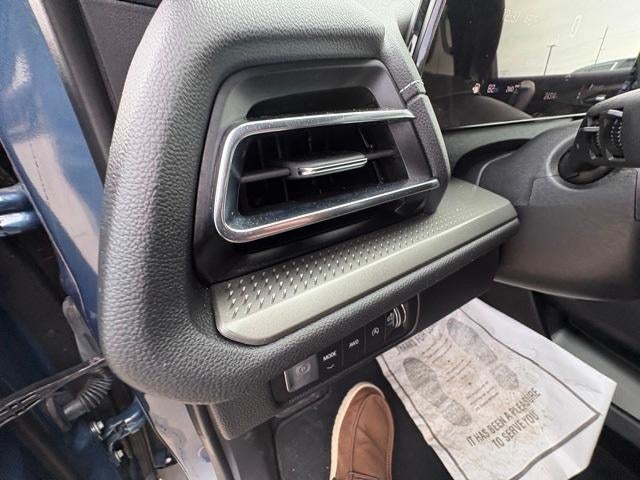 2025 Chevrolet Traverse LT w/2LT