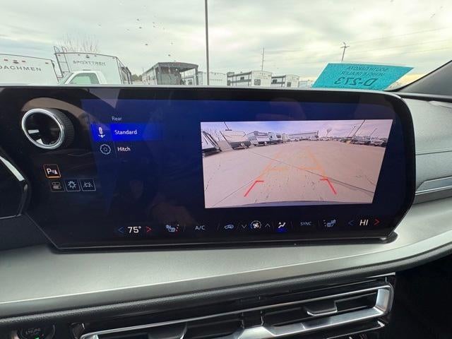 2025 Chevrolet Traverse LT w/2LT