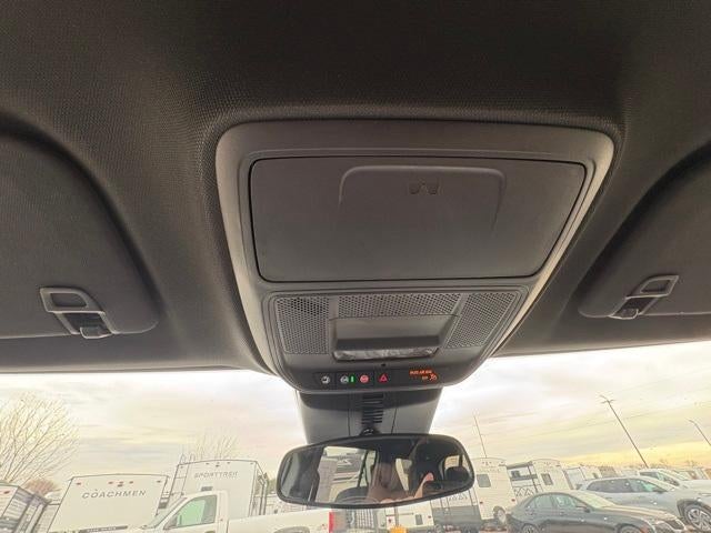 2025 Chevrolet Traverse LT w/2LT