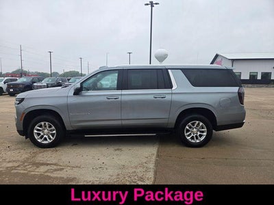 2025 Chevrolet Suburban 4WD LT