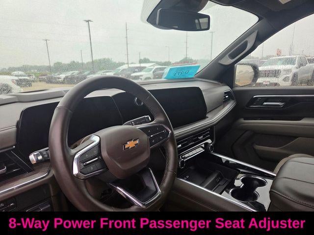 2025 Chevrolet Suburban 4WD LT