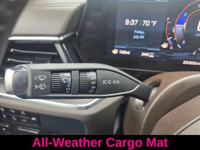 2025 Chevrolet Suburban 4WD LT