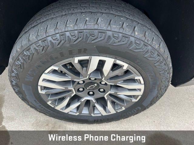 2025 Chevrolet Suburban 4WD Z71