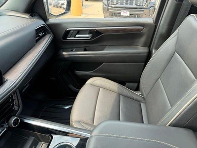 2025 Chevrolet Suburban 4WD Premier
