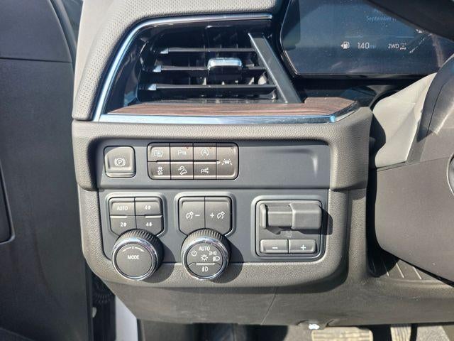 2025 Chevrolet Suburban Premier - Photo 10