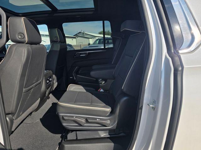 2025 Chevrolet Suburban Premier - Photo 15