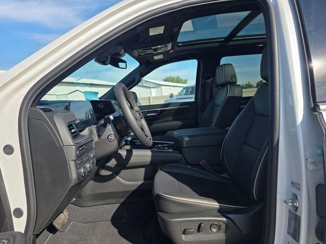 2025 Chevrolet Suburban Premier - Photo 9