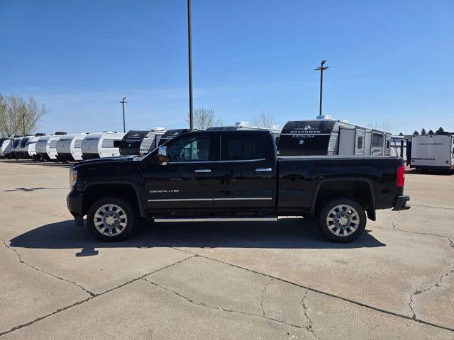 2019 GMC Sierra 2500 HD Crew Cab Standard Box 4-Wheel Drive Denali