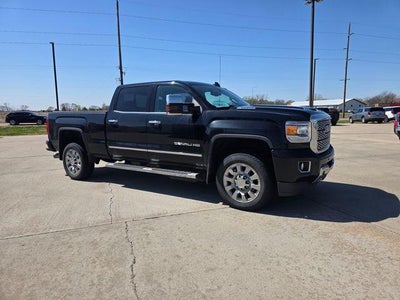 2019 GMC Sierra 2500 HD Crew Cab Standard Box 4-Wheel Drive Denali