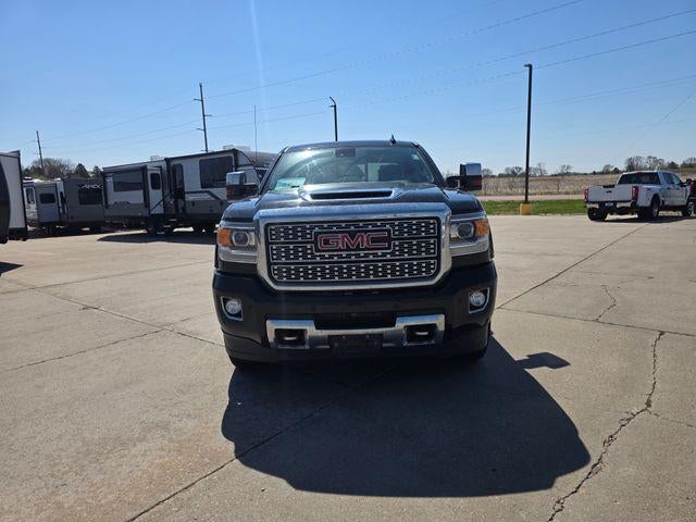 2019 GMC Sierra 2500 HD Crew Cab Standard Box 4-Wheel Drive Denali