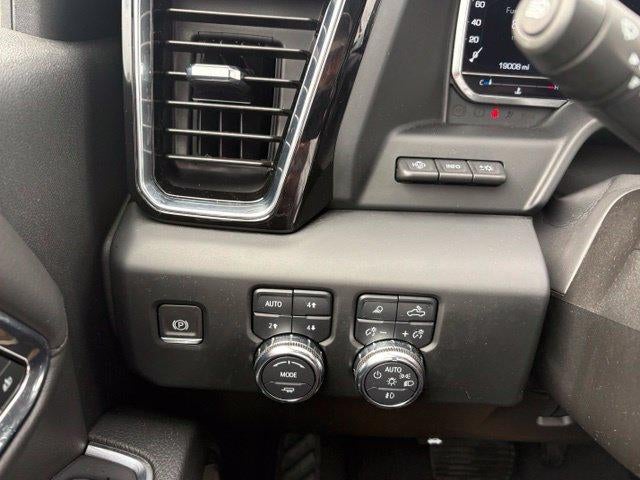 2024 GMC Sierra 2500 HD Crew Cab Standard Box 4-Wheel Drive Denali