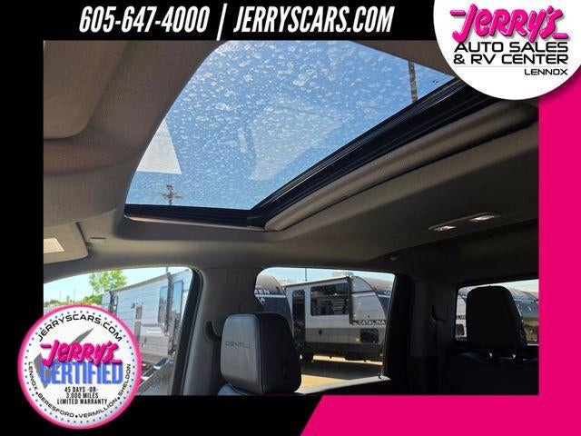 2022 GMC Sierra 3500HD Crew Cab Standard Box 4-Wheel Drive Denali