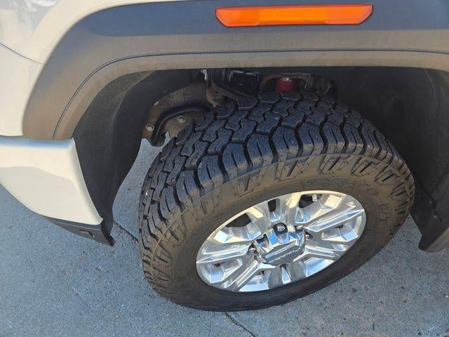 2022 GMC Sierra 3500HD Crew Cab Standard Box 4-Wheel Drive Denali