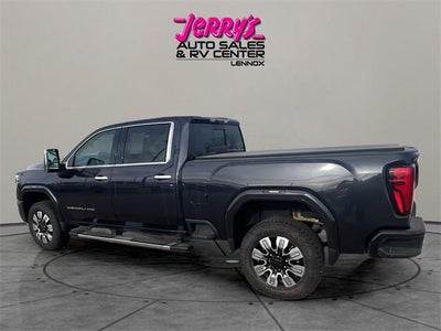 2024 GMC Sierra 3500HD Crew Cab Standard Box 4-Wheel Drive Denali