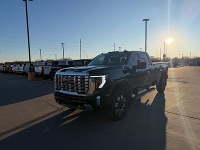2024 GMC Sierra 3500HD Crew Cab Long Box 4-Wheel Drive Denali