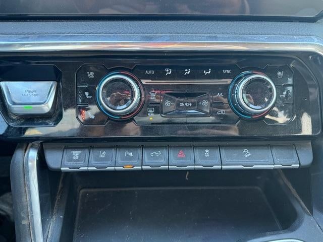 2024 GMC Sierra 3500HD Crew Cab Long Box 4-Wheel Drive Denali