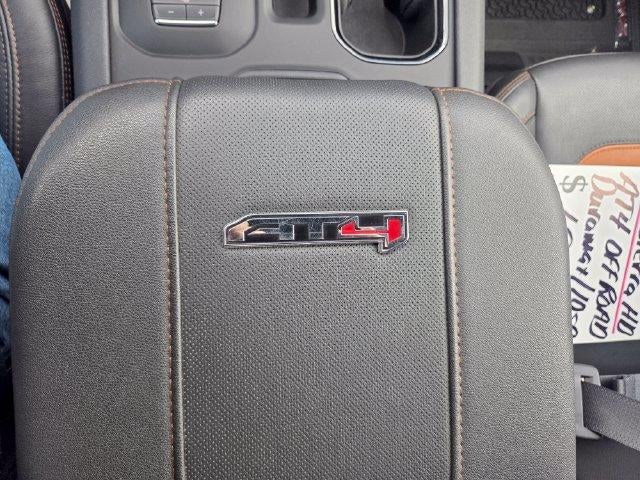 2025 GMC Sierra 2500 HD Crew Cab Standard Box 4-Wheel Drive AT4