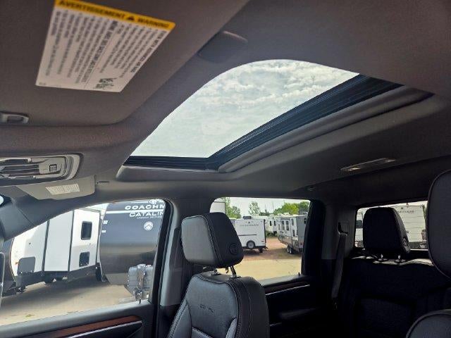 2025 GMC Sierra 3500HD Crew Cab Standard Box 4-Wheel Drive Denali