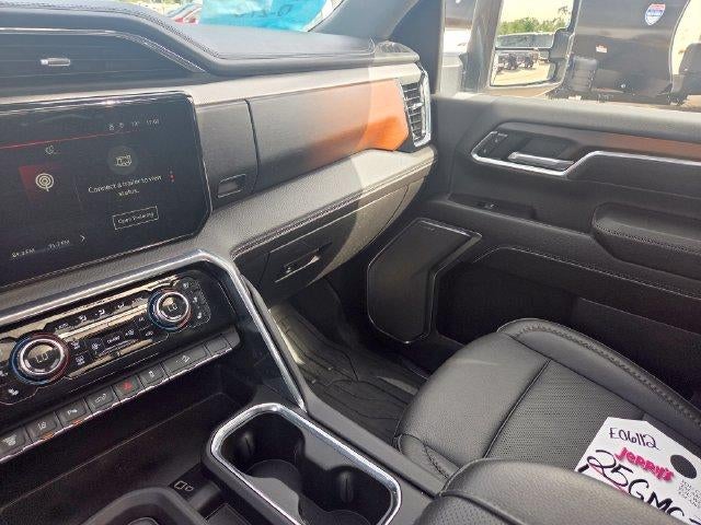 2025 GMC Sierra 3500HD Crew Cab Standard Box 4-Wheel Drive Denali