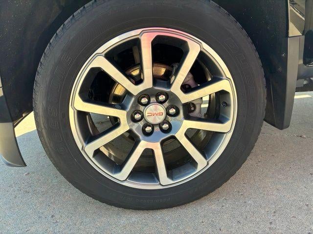 2022 GMC Canyon Crew Cab Short Box 4-Wheel Drive Denali
