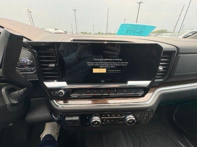 2025 GMC Sierra 1500 Crew Cab Short Box 4-Wheel Drive SLE