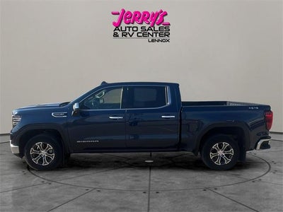 2022 GMC Sierra 1500 Crew Cab Short Box 4-Wheel Drive SLT