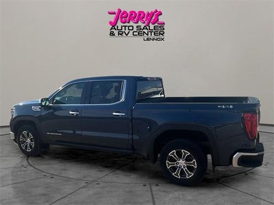 2022 GMC Sierra 1500 Crew Cab Short Box 4-Wheel Drive SLT