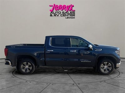 2022 GMC Sierra 1500 Crew Cab Short Box 4-Wheel Drive SLT