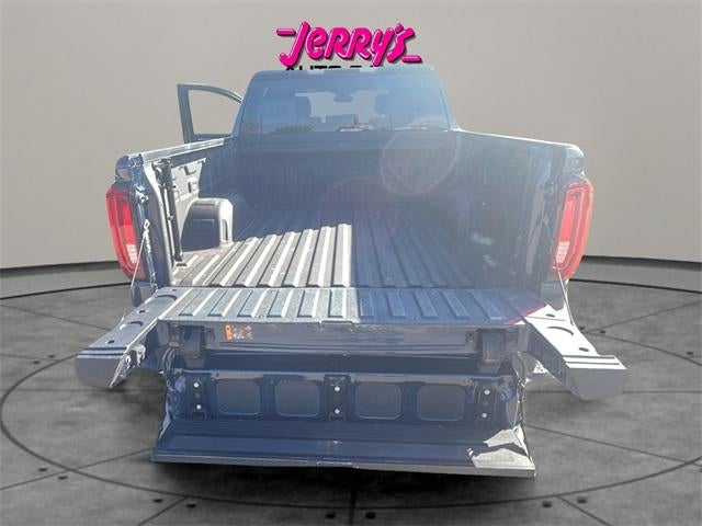 2022 GMC Sierra 1500 Crew Cab Short Box 4-Wheel Drive SLT