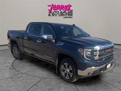 2022 GMC Sierra 1500 Crew Cab Short Box 4-Wheel Drive SLT