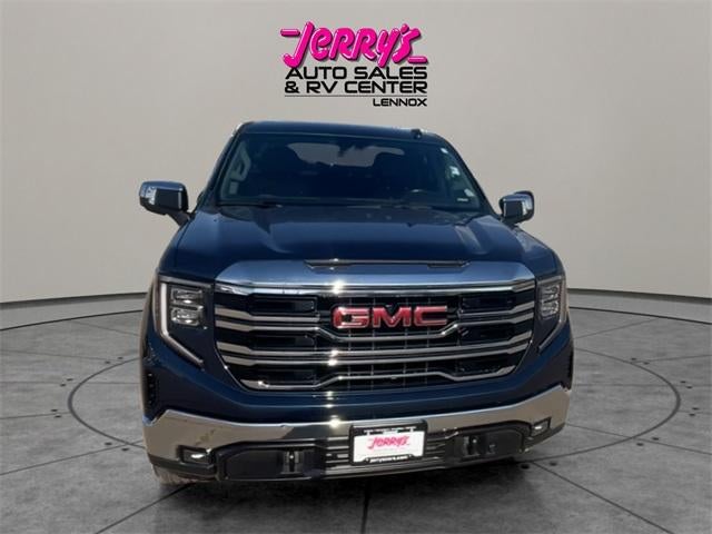 2022 GMC Sierra 1500 Crew Cab Short Box 4-Wheel Drive SLT