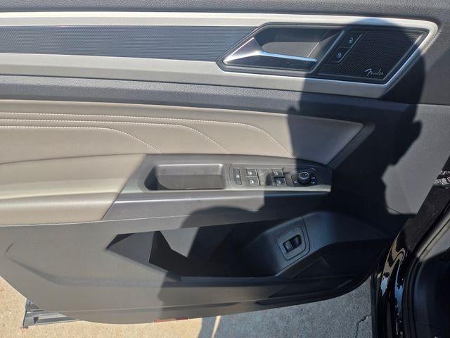 2023 Volkswagen Atlas Cross Sport 3.6L V6 SEL Premium R-Line 4MOTION
