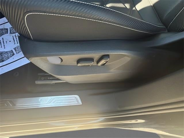 2024 Volkswagen Atlas Cross Sport 2.0T SE w/Technology 4MOTION