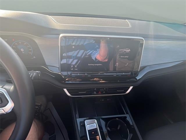 2024 Volkswagen Atlas Cross Sport 2.0T SE w/Technology 4MOTION