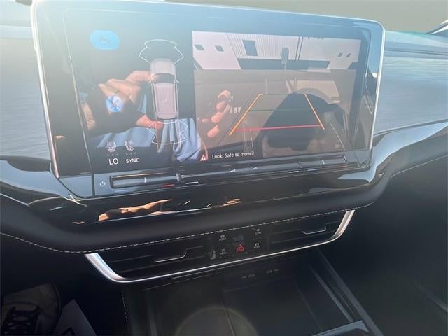 2024 Volkswagen Atlas Cross Sport 2.0T SE w/Technology 4MOTION