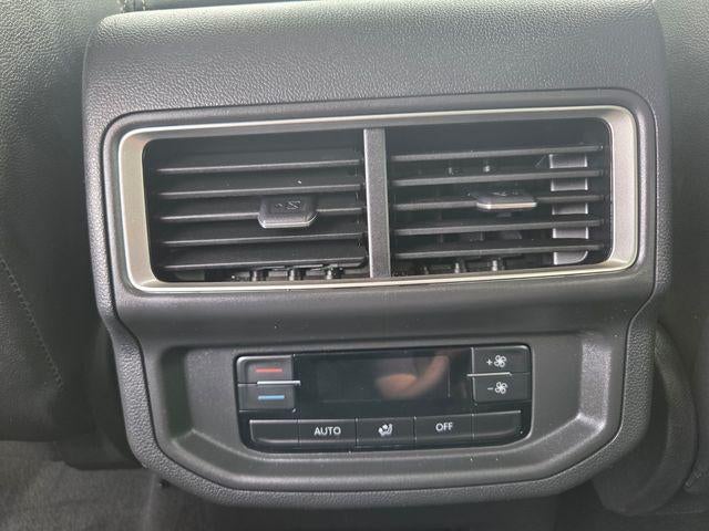 2024 Volkswagen Atlas 2.0T SE w/Technology 4MOTION