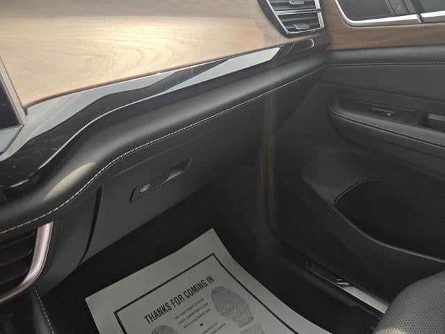2024 Volkswagen Atlas 2.0T SE w/Technology 4MOTION