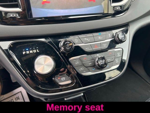 2025 Chrysler Pacifica Select FWD