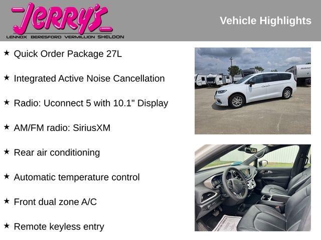 2025 Chrysler Pacifica Select FWD