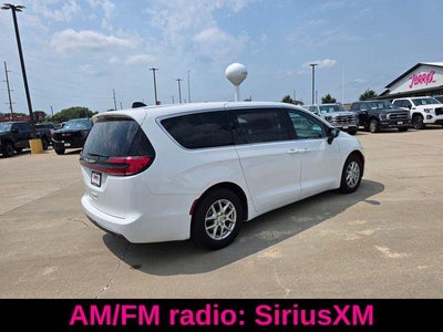 2025 Chrysler Pacifica Select FWD