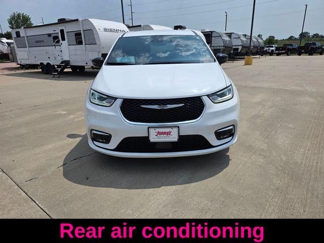 2025 Chrysler Pacifica Select FWD