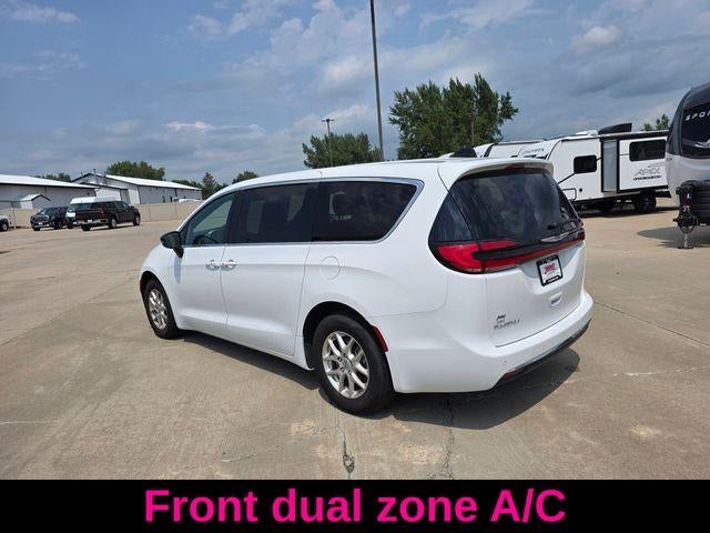 2025 Chrysler Pacifica Select FWD
