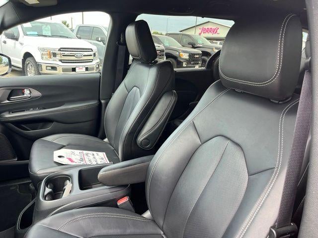 2025 Chrysler Pacifica Select FWD