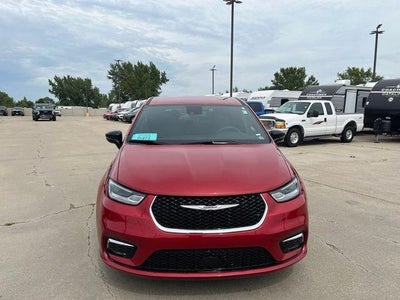 2025 Chrysler Pacifica Select FWD