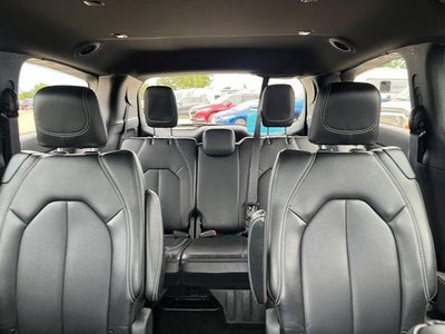 2025 Chrysler Pacifica Select FWD
