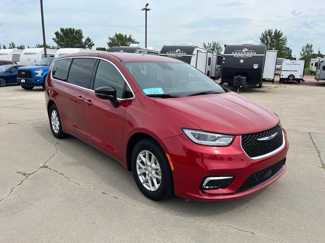 2025 Chrysler Pacifica Select FWD