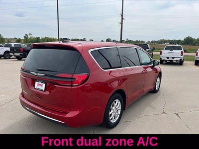 2025 Chrysler Pacifica Select FWD