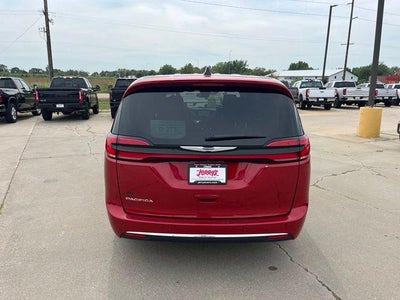 2025 Chrysler Pacifica Select FWD